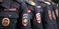 Антон Кулёв и Галина Колесникова поздравили сотрудников губкинской полиции с праздником - Сетевое издание Просторы 31