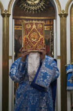 Епископ Софроний совершил всенощное бдение в канун праздника Сретения Господня