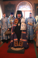 В день празднования Иверской иконы Божией Матери епископ Софроний совершил Литургию в Знаменском храме села Красный Куток