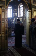Епископ Софроний совершил вечерню с выносом Плащаницы Спасителя