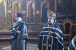 Епископ Софроний совершил вечерню с выносом Плащаницы Спасителя