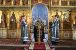 Епископ Софроний совершил вечерню с выносом Плащаницы Спасителя