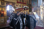 Епископ Софроний совершил вечерню с выносом Плащаницы Спасителя