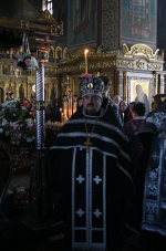 Епископ Софроний совершил вечерню с выносом Плащаницы Спасителя