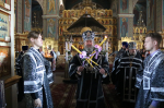 Епископ Софроний совершил вечерню с выносом Плащаницы Спасителя