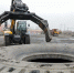 Новый шинный манипулятор приступил к работе на Лебединском ГОКе - Gubkin.City
