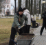 на фото участники субботника приводят город в порядок после зимы. - Губкинский городской округ